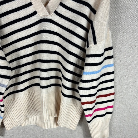 Elan > Cream V Neck Collared Striped Sweater Small - Picture 3 of 9